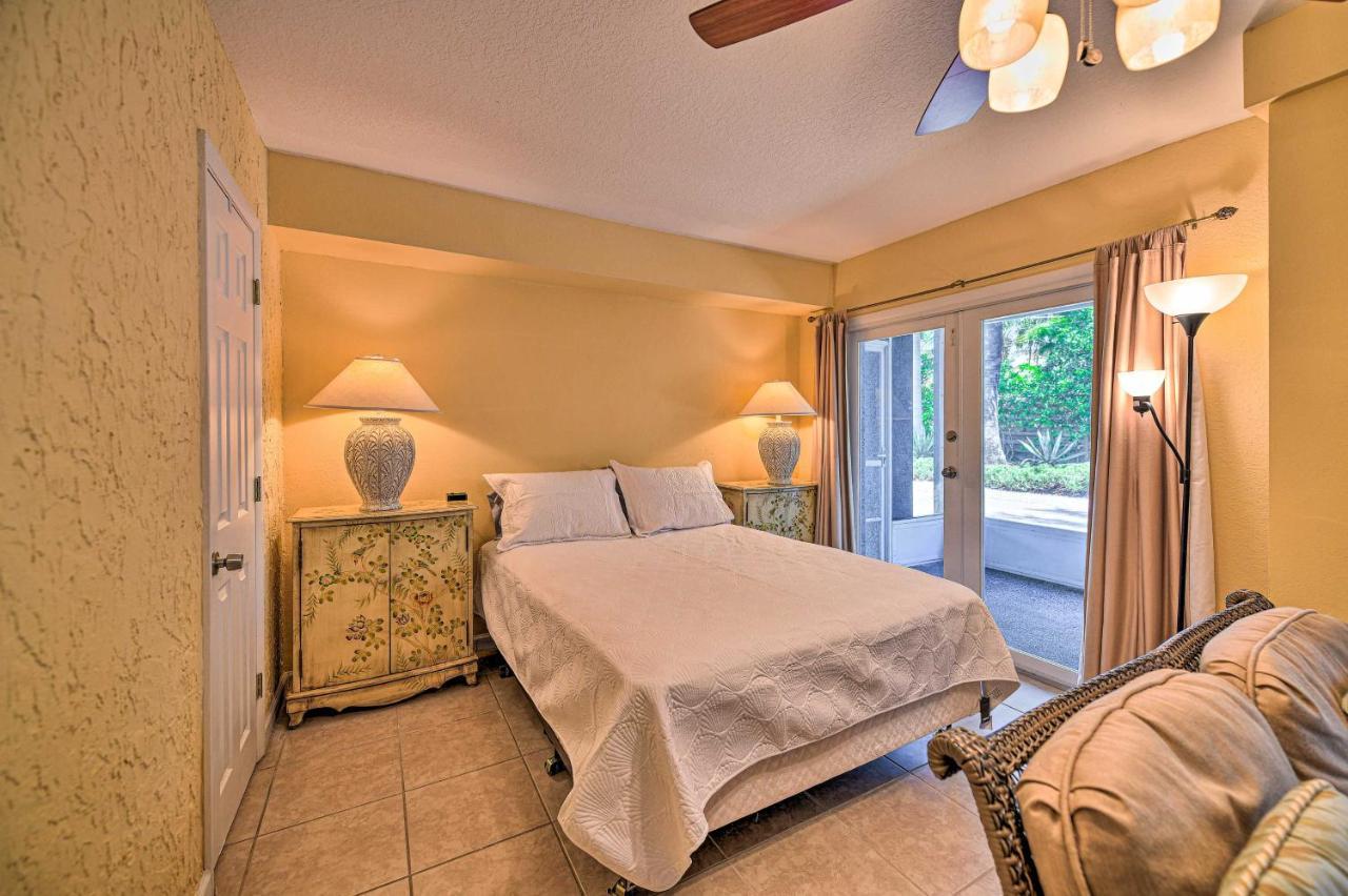 Lido Key Hideout With Patio And Yard And Walk To Beach! Sarasota Bagian luar foto