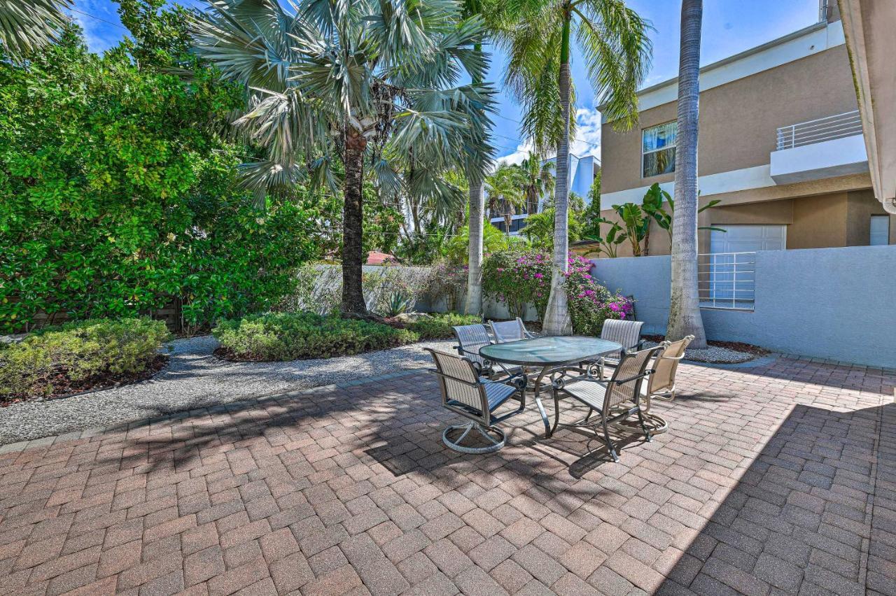 Lido Key Hideout With Patio And Yard And Walk To Beach! Sarasota Bagian luar foto